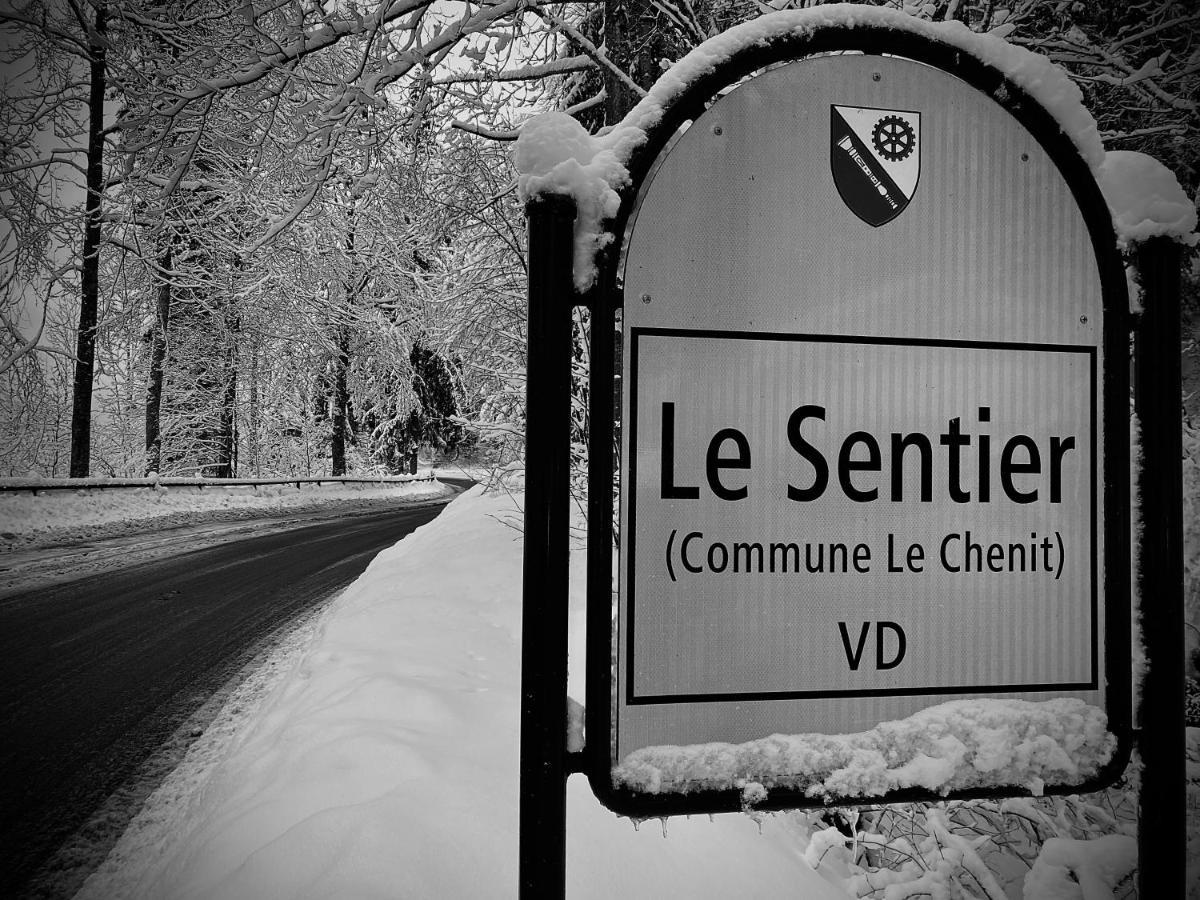 Hotel De Ville Du Sentier Le Sentier Bagian luar foto